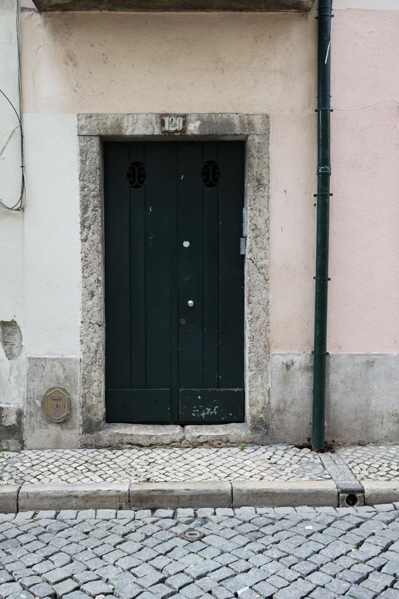 Cozy 3 Bedroom Apt In Lively Bairro Alto Lisboa Extérieur photo